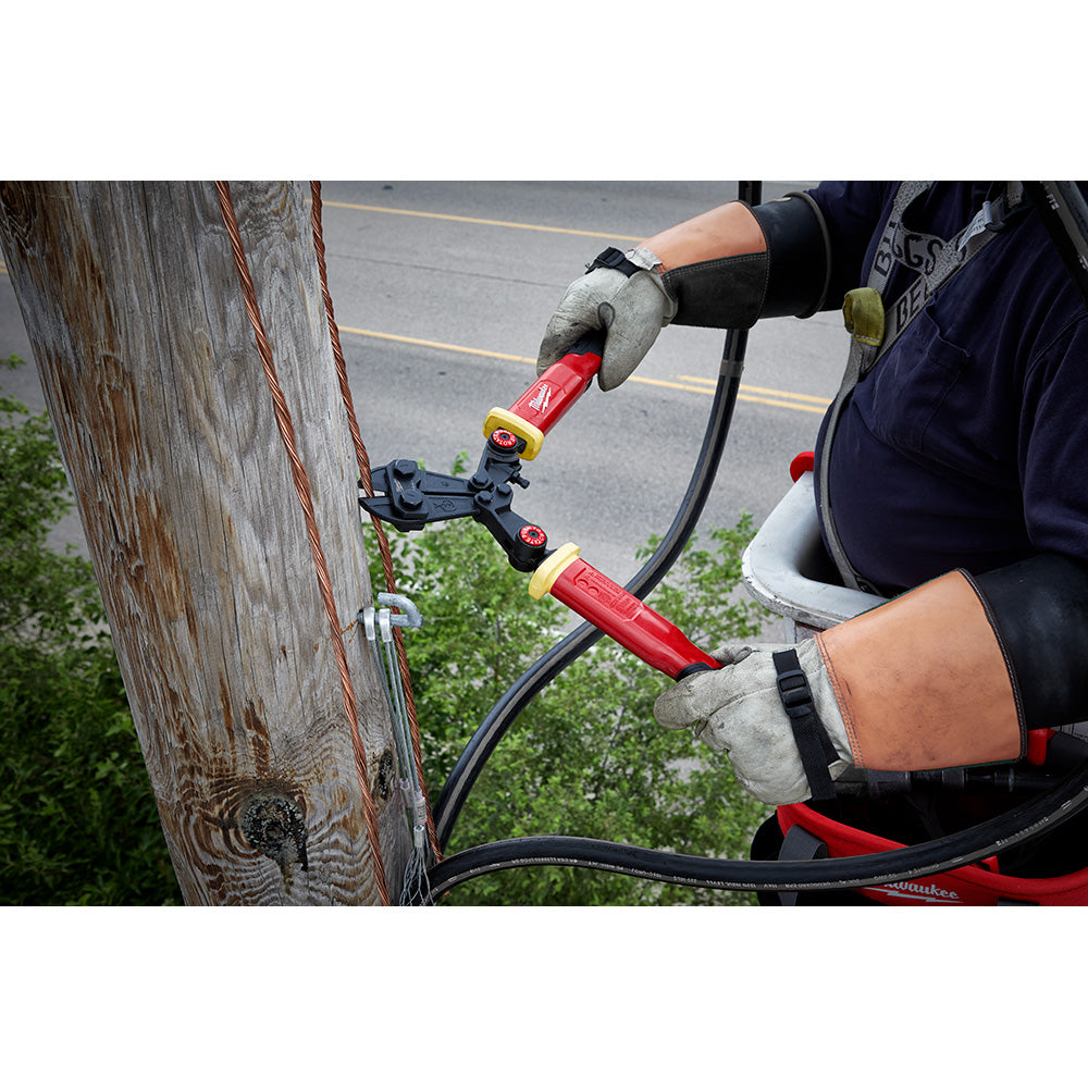 18 in. Fiberglass Bolt Cutter with PIVOTMOVE™ Rotating Handles