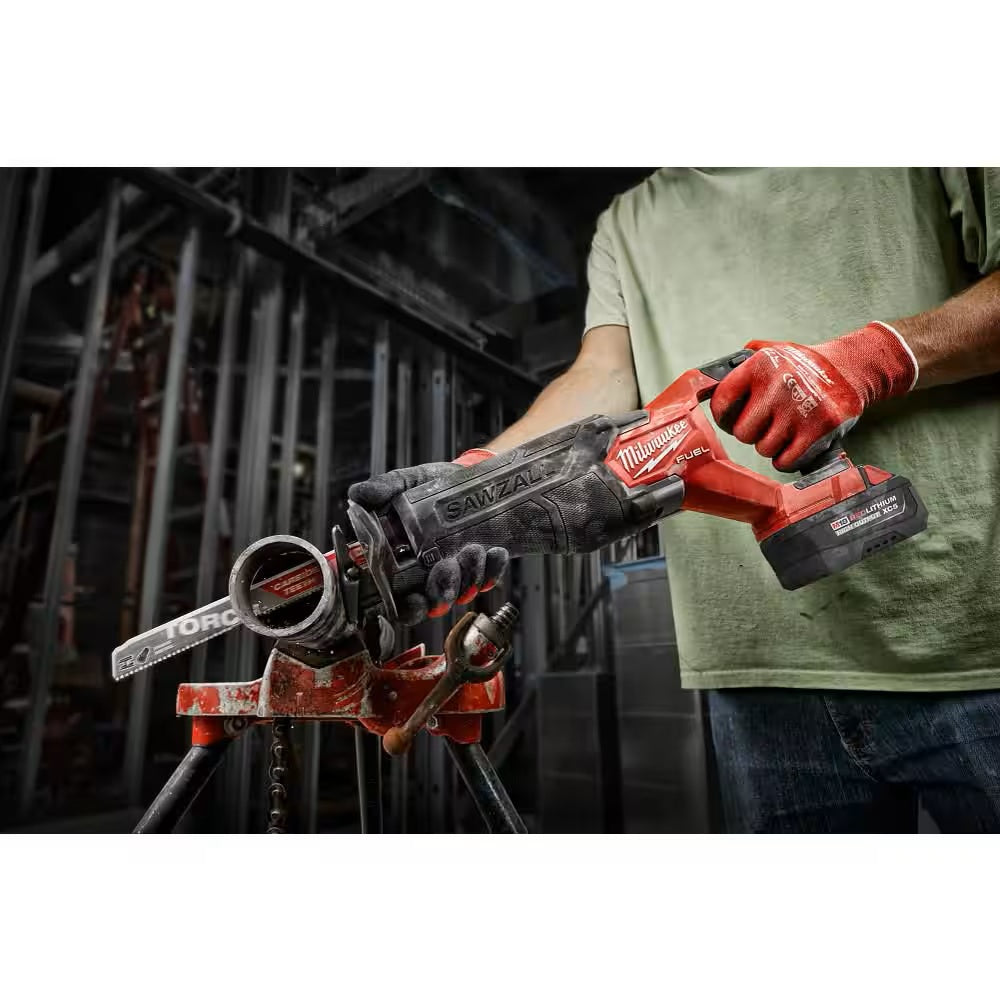 M18 FUEL Brushless Cordless SAWZALL Reciprocating Saw Kit with 5.0Ah Battery/Charger & PACKOUT Tool-Box